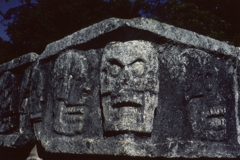 Tzompantli (Skull Rock Platform), Chichén Itzá